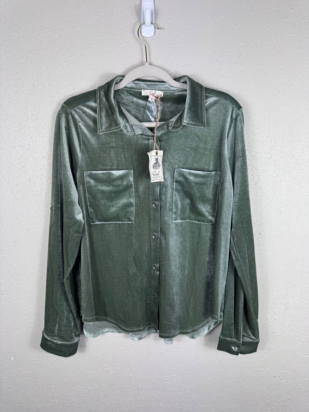 NWT Easel Velvet Sage Green Button Up Top Size Large